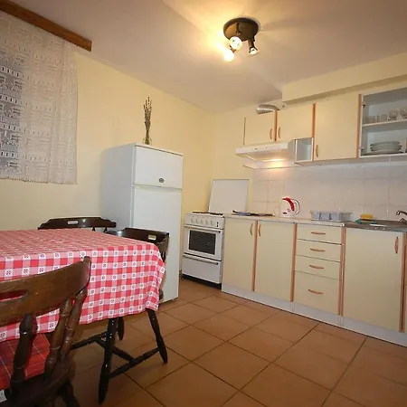 Pero Apartament Malinska