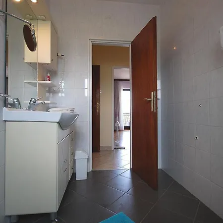 Pero Apartament Malinska