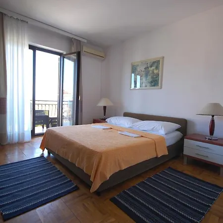 Lägenhet Pero Malinska