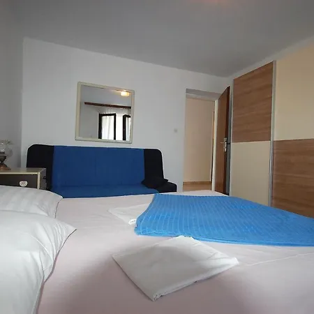 Pero Малинска